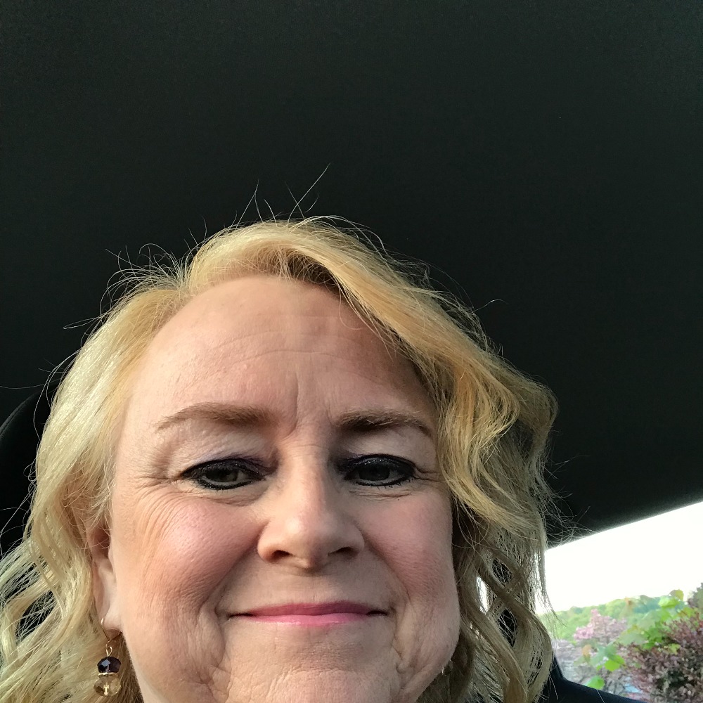 Meet your Posher, Suzanne